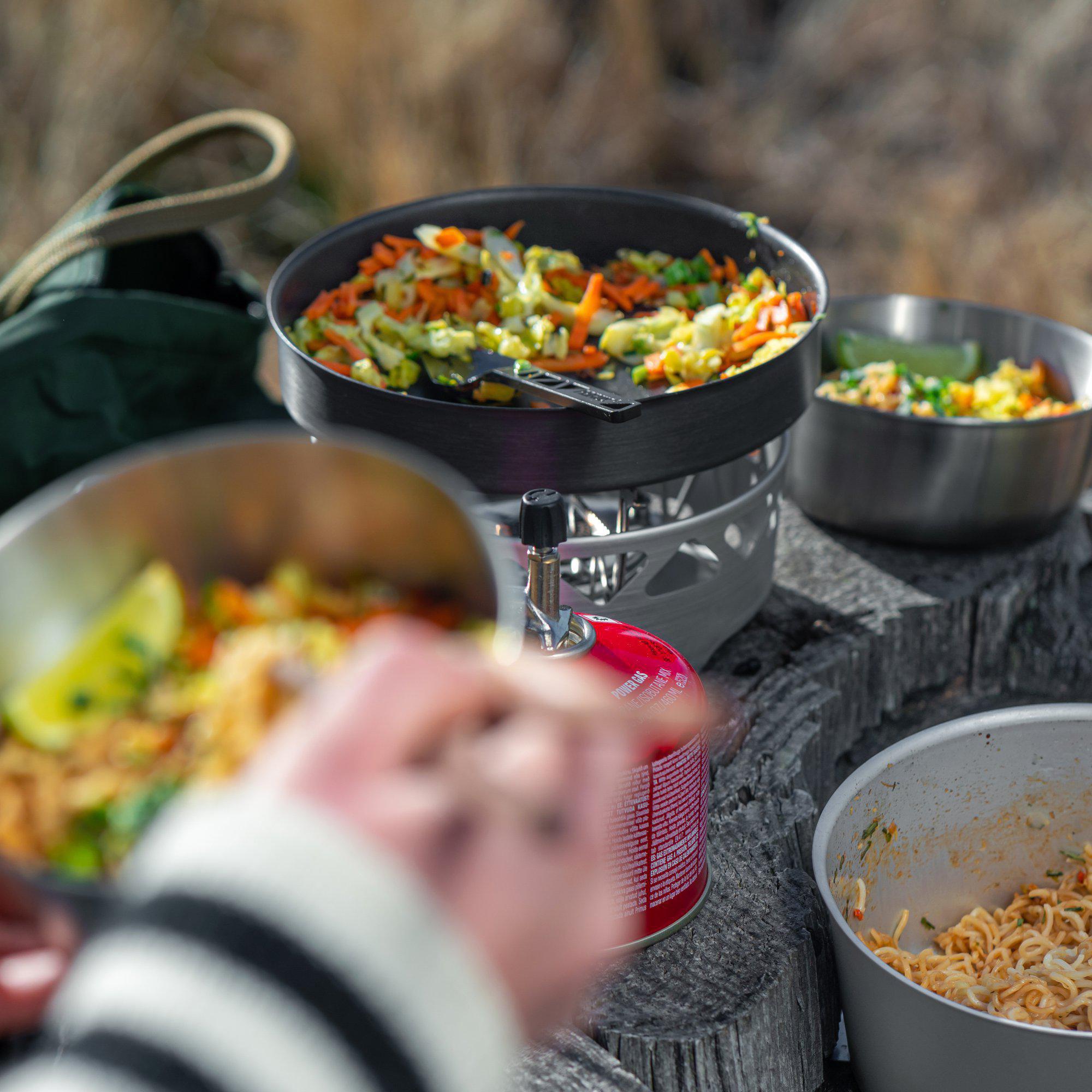 P351031_essential-stove-set_Nemo-Miklos_2021-11_01-lifestyleImages_fdde4ff8-f1bc-4891-91bf-a635d61eed8a