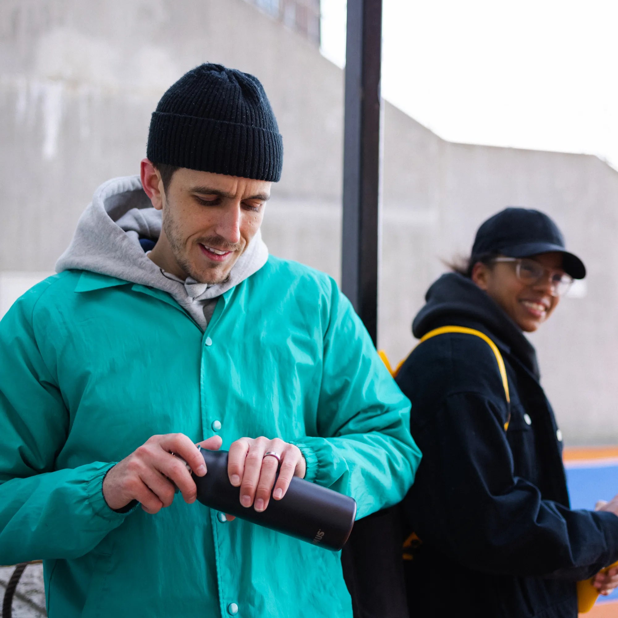 P742010_klunken-vacuum-bottle-0.5-black_isabelle-edsmyr_2021-12