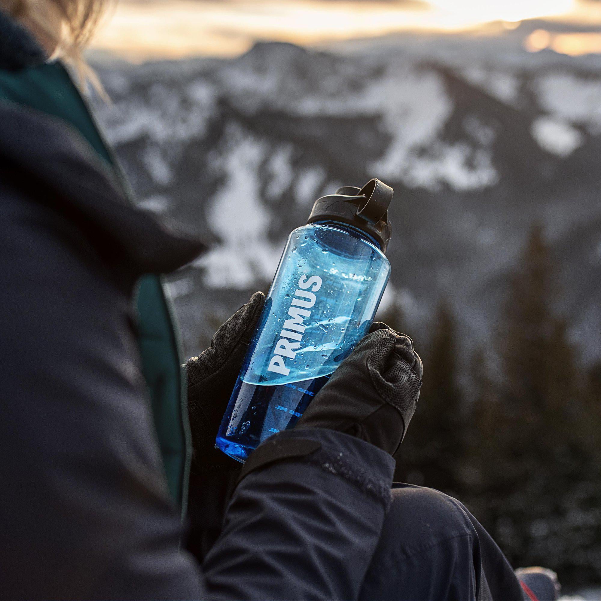 P740130_trailbottle-tritan_helge_röske_2021-04-lifestyleImages